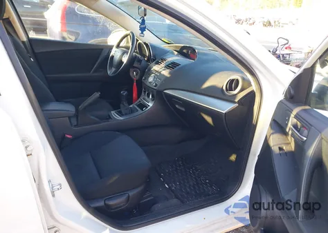 2010 Mazda Mazda3 I Touring z USA, uszkodzony, nr VIN JM1BL1SG2A1329052